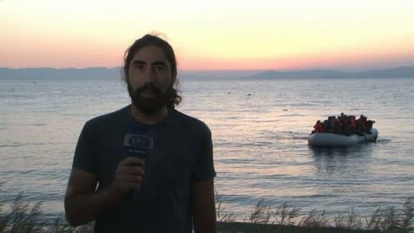 Ηλίας Μαραβάς: Ο Καλαματιανός δημοσιογράφος που «υποδέχεται» τους πρόσφυγες στη Λέσβο (φωτογραφίες)