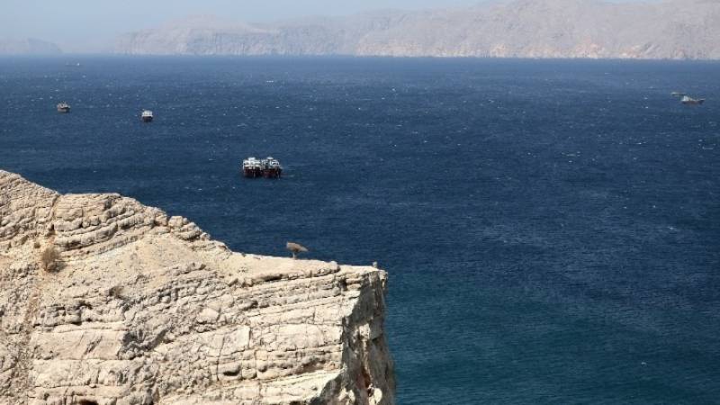 Ελληνόκτητο πλοίο χτυπήθηκε από άγνωστης προέλευσης βλήμα στα Στενά του Ορμούζ