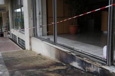 Γκαζάκια σε γραφεία ναυτιλιακής εταιρείας στον Πειραιά (βίντεο)
