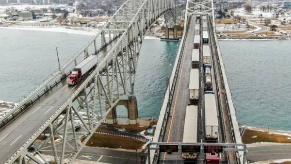 Άνοιξε για την κυκλοφορία η γέφυρα Αμπάσαντορ στα σύνορα Καναδά - ΗΠΑ (βίντεο)