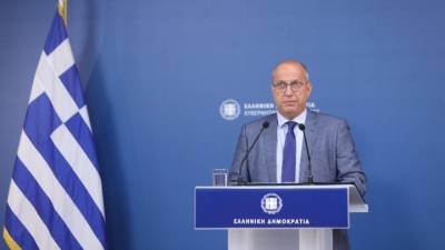 Οικονόμου: Προσλαμβάνονται 15,5 χιλιάδες καθαρίστριες για τη νέα σχολική χρονιά