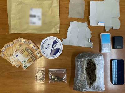 Σύλληψη 27χρονου στην Στούπα: Παρέλαβε από κούριερ δέμα με 475 γραμ. χασίς
