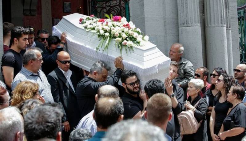 Ράγισαν καρδιές στην κηδεία του Πάνου Ζάρλα στη Μυτιλήνη