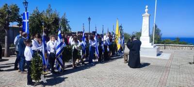 Κατάθεση στεφάνων στο Ηρώο της Ανω Πόλης Κυπαρισσίας (βίντεο-φωτογραφίες)