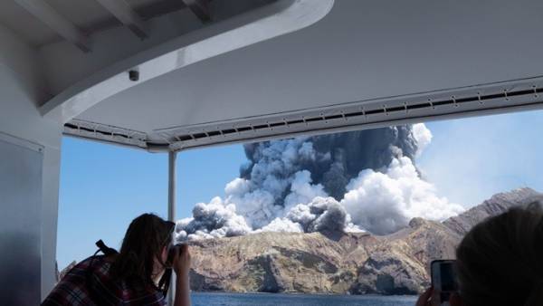 Νέα Ζηλανδία: Σε 19 ανέρχονται πλέον οι νεκροί της ηφαιστειακής έκρηξης
