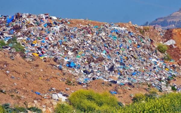 Σύμβαση για αποκατάσταση χωματερών στην Πελοπόννησο