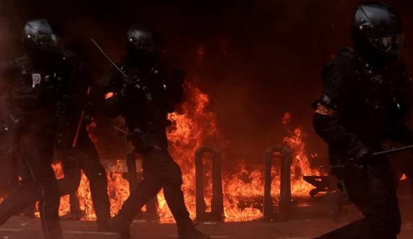 Γαλλία: Καταγράφηκαν περισσότερες από 23.000 πυρκαγιές, προσήχθησαν 3.500 άτομα