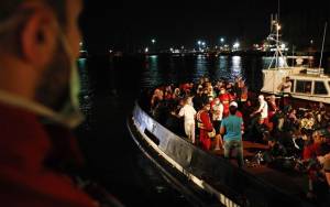 Ιταλία: Πάνω από 1.200 μετανάστες μεταφέρθηκαν στις ακτές σε ένα 24ωρο