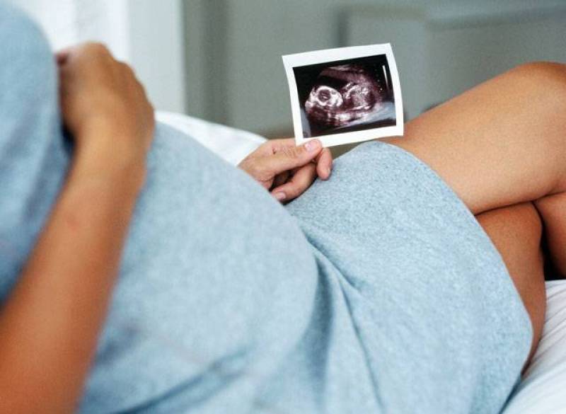 Ερευνα: Οι ρύποι της ατμόσφαιρας φθάνουν μέχρι το έμβρυο