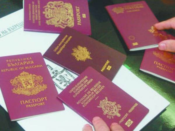 Καλαμάτα: 40 χρόνια για πλαστά διαβατήρια σε 6 διακινητές μεταναστών