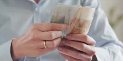 Μποναμάς έως 900 ευρώ σε εκατοντάδες χιλιάδες ευάλωτα νοικοκυριά