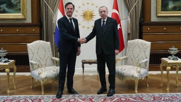 Ο Ερντογάν ζητά από την ΕΕ να ξαναρχίσει τις ενταξιακές διαπραγματεύσεις με την Άγκυρα