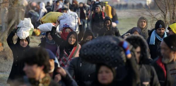 Έβρος: 9.972 μετανάστες προσπάθησαν να περάσουν τα σύνορα σε 24 ώρες
