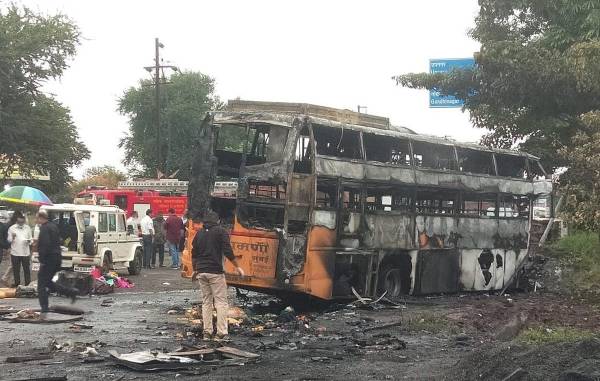 Ινδία: Τουλάχιστον 12 νεκροί, πάνω από 30 τραυματίες σε πυρκαγιά που ξέσπασε σε λεωφορείο στην πόλη Νάσικ