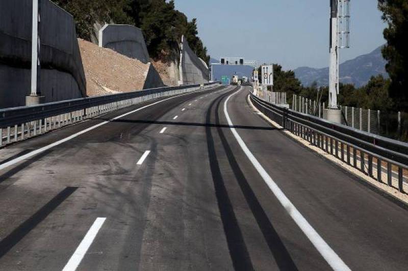 Προσωρινές κυκλοφοριακές ρυθμίσεις από τη Δευτέρα στην Αθηνών-Κορίνθου