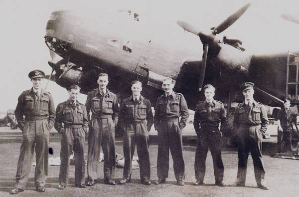 Όταν οι ήρωες πολεμούσαν σαν Έλληνες - Η άγνωστη ιστορία του Βρετανού αεροπόρου Τζορτζ Νταν
