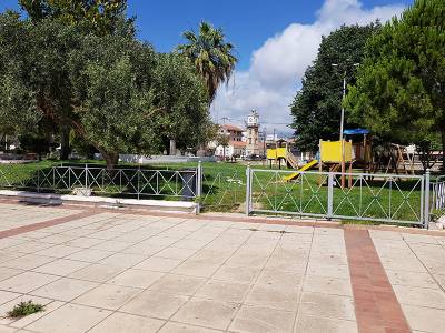 Ανάπλαση της πλατείας ζητούν από τον δήμο οι έμποροι των Φιλιατρών