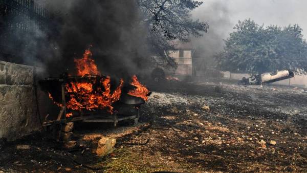 Στις ΜΕΘ παραμένουν δέκα εγκαυματίες από τις πυρκαγιές στην ανατολική Αττική