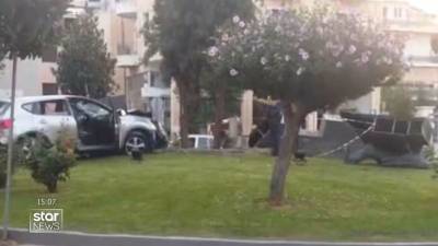 Tρίπολη: Αυτοκίνητο διέλυσε το Μνημείο Απαγχονισθέντων Ηρώων (Βίντεο)