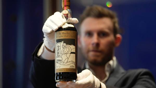 Sotheby’s: Πόσο πουλήθηκε σε δημοπρασία το πιο περιζήτητο σκωτσέζικο ουίσκι στον κόσμο