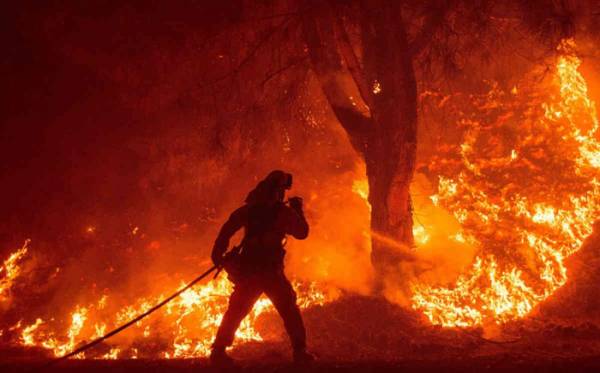 Le Figaro: Η πρόληψη για τις πυρκαγιές πρέπει να βασίζεται στην ευαισθητοποίηση επισκεπτών και κατοίκων