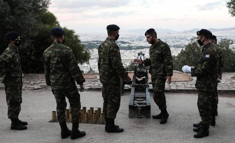 28η Οκτωβρίου: Μπλόκαρε το κανόνι στον Λυκαβηττό - Χρησιμοποίησαν το εφεδρικό