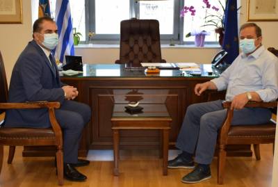 Βασιλόπουλος με Αργειτάκο για διαχείριση απορριμμάτων στην Πελοπόννησο