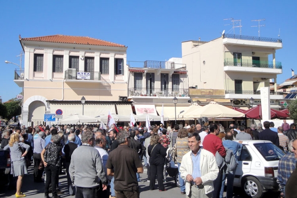 &quot;Ο λαός θα πάρει την υπόθεση στα χέρια του&quot; τόνισαν οι ομιλητές στη μεγάλη συγκέντρωση του ΠΑΜΕ