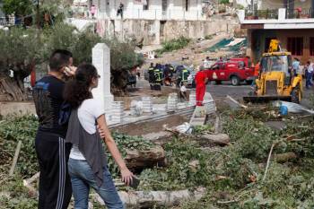 Επαφές Γρυπιώτη σε υπουργεία για τις καταστροφές σε Σκάλα και Ελος