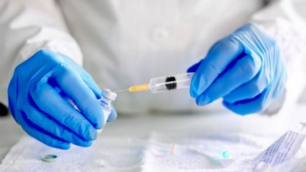 Λίστα αναμονής 1.500 ατόμων σε φαρμακεία για το αντιγριπικό εμβόλιο