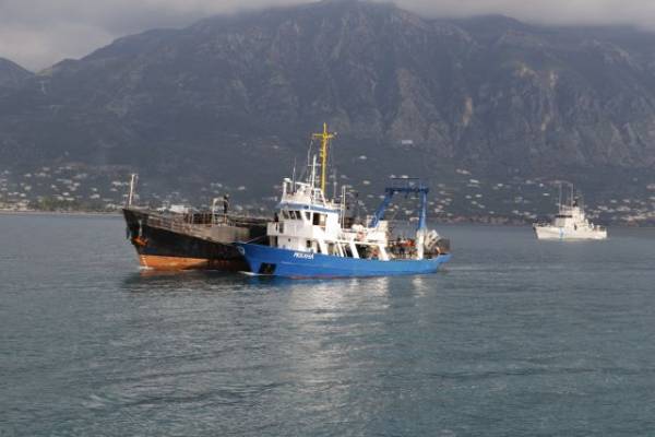 Νέα έρευνα  στο πλοίο &quot;Simone&quot; στο λιμάνι της Καλαμάτας; (βίντεο-φωτογραφίες)