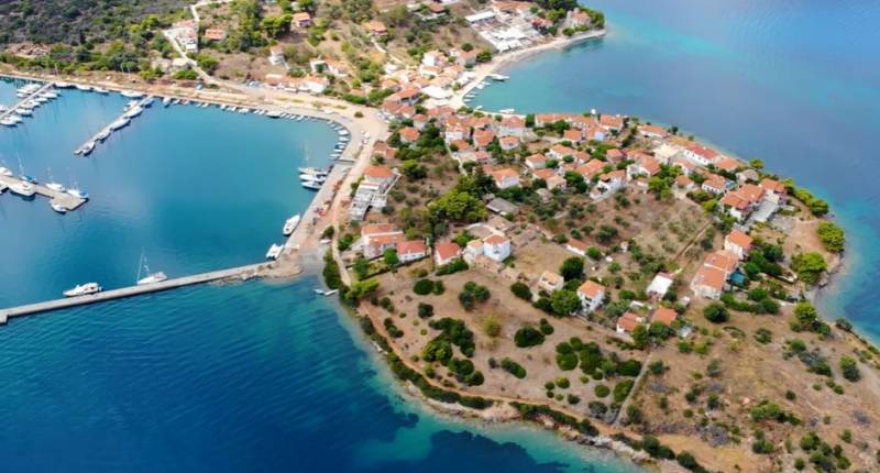 Τριζόνια: To ελληνικό νησί που δεν κατάφερε να αγοράσει ο Ωνάσης (φωτο+βίντεο)