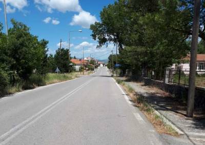 Κατασκευή πεζοδρομίων στα Παραδείσια