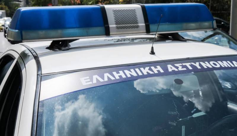 Θεσσαλονίκη: Αφού της έκλεψε 2.475 ευρώ και τραπεζικές κάρτες, πήγε σπίτι της να κλέψει και χρυσαφικά