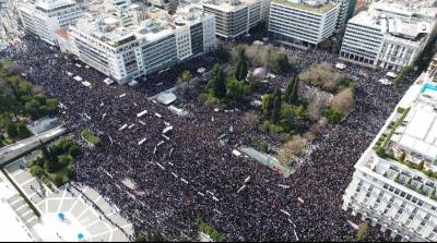 Η χώρα της θολούρας : σκέψεις επ’ αφορμή μιας θλιβερής «επετείου»