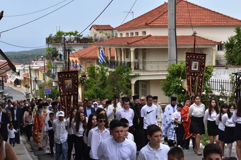 Τον πολιούχο της Νεομάρτυρα Αγιο Δημήτριο γιορτάζει η Χώρα – Εγκαίνια στην ανακαινισμένη πλατεία