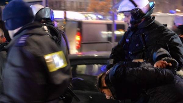 Συγκρούσεις, δακρυγόνα και ένας τραυματίας στο Παρίσι