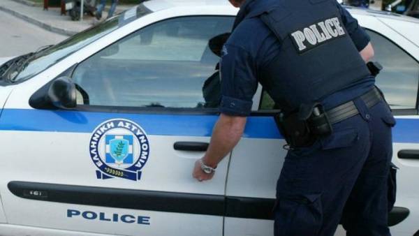 Σύλληψη 4 νεαρών για απόπειρα κλοπής αυτοκινήτου στο κέντρο της Καλαμάτας