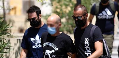 Ηλιούπολη: «Το παιδί του αστυνομικού ζούσε μέσα στα ναρκωτικά και την κακοποίηση» - Τι δηλώνει η δικηγόρος της πρώην συντρόφου του
