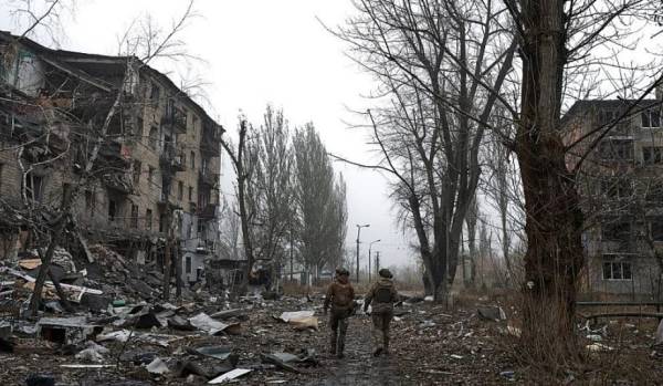 Πόλεμος στην Ουκρανία: Λιγότερες ρωσικές επιθέσεις γύρω από την πόλη Αβντιίβκα