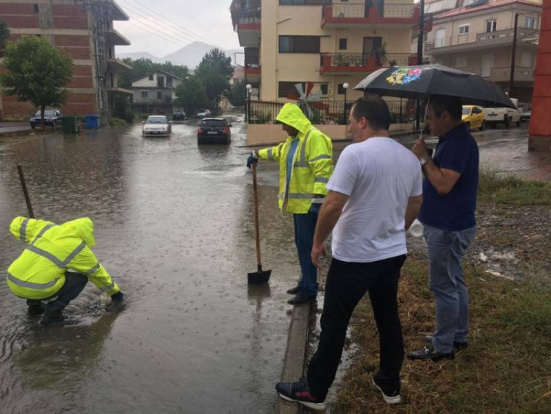 Έντονη βροχόπτωση στην Τρίπολη - "Ευτυχώς δεν δημιουργήθηκαν σοβαρότατα προβλήματα" τονίζει ο Κ. Τζιούμης