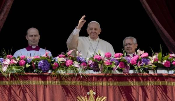 Πάπας Φραγκίσκος: Με το μυαλό στην Ουκρανία το μήνυμά του για το Πάσχα των Καθολικών