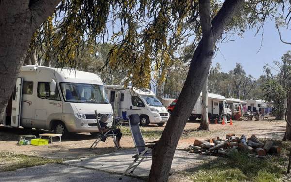 Κορονοϊός: Τουρίστες έκαναν ταξίδι με τροχόσπιτα - Εγκλωβίστηκαν στη Θεσπρωτία