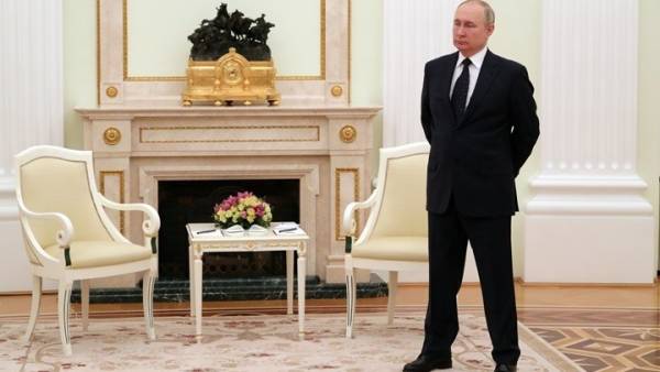 Πούτιν: Όλος ο πλανήτης πληρώνει τις φιλοδοξίες της Δύσης