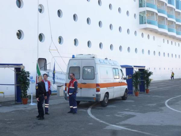 Επιβάτης του "Costa Neoromantica" στο Νοσοκομείο Καλαμάτας