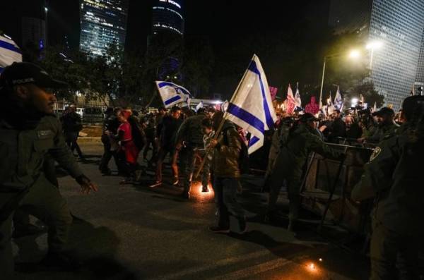 Ισραήλ: Χιλιάδες πολίτες στους δρόμους του Τελ Αβίβ κατά της μεταρρύθμισης του δικαστικού συστήματος