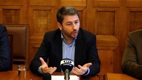 Ανδρουλάκης: Δεκανίκι της κυβέρνησης του κ. Μητσοτάκη ο κ. Τσίπρας