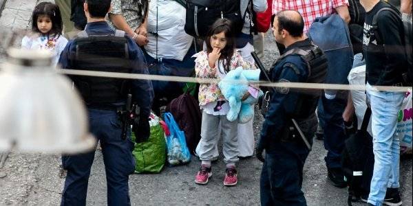 Σύλλογοι γονέων: Φέρτε πίσω τα προσφυγόπουλα - συμμαθητές των παιδιών μας