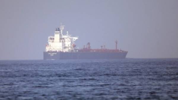 Ελληνόκτητο πλοίο επλήγη από πύραυλο ανοιχτά της Υεμένης