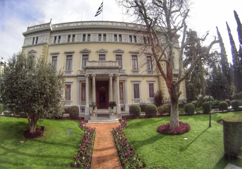 Μητσοτάκης: &quot;Είμαι πιο κοντά στην απόφαση για Πρόεδρο Δημοκρατίας&quot; - Η αντίδραση του ΣΥΡΙΖΑ